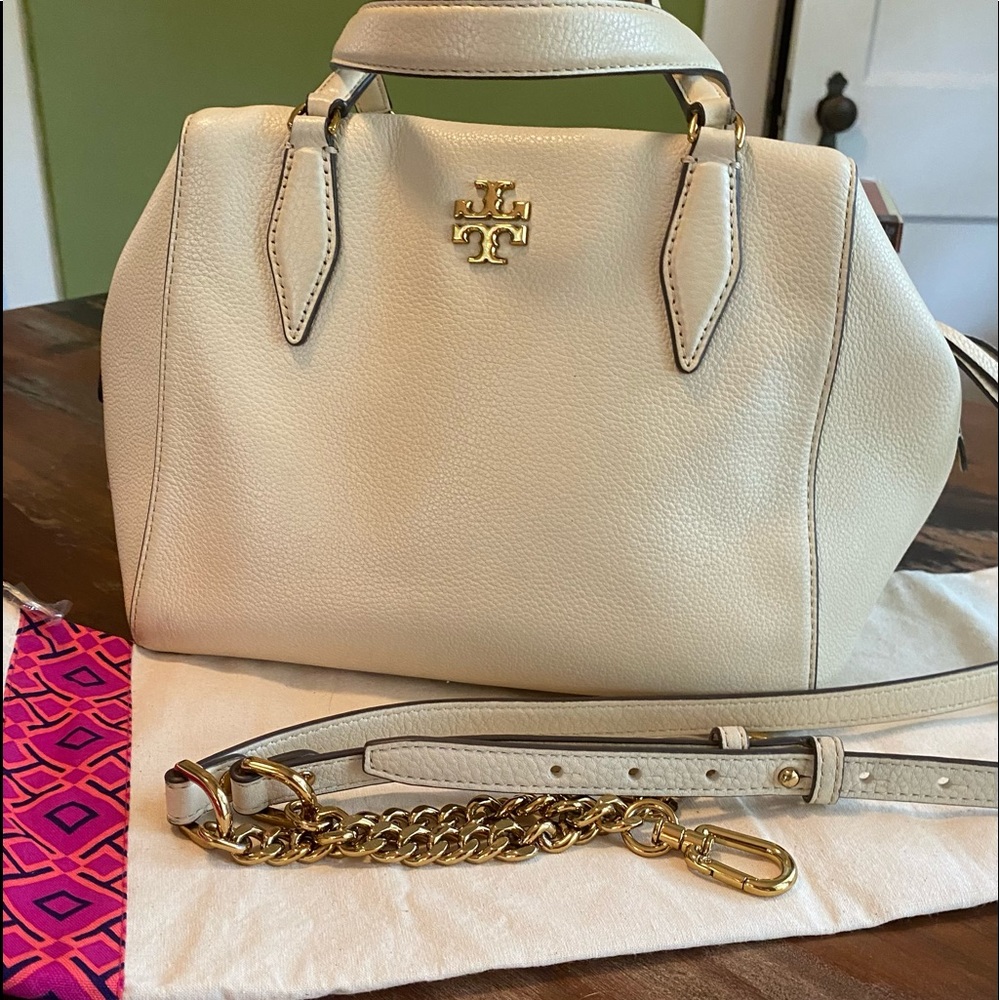Tory Burch purse - EUC! Cream with dust bag and shoulder strap.